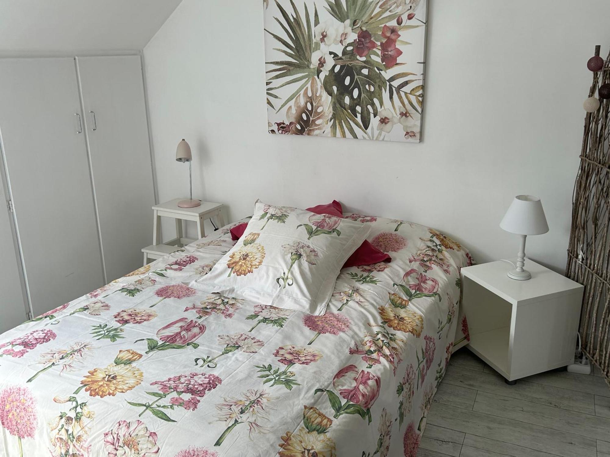Le Cocon Rouge - Studio En Plein Centre Historique Lamballe Eksteriør billede